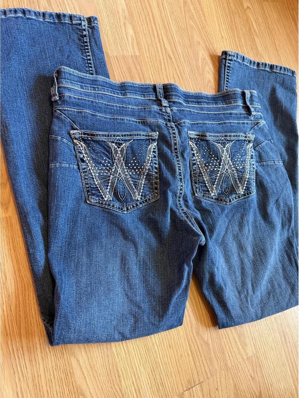 Wrangler QBaby Riding Jeans Rhinestones size 13 X32